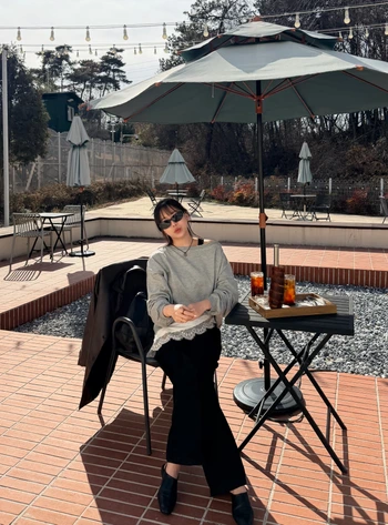 앤디 입술넥 루즈핏 맨투맨 티셔츠 2