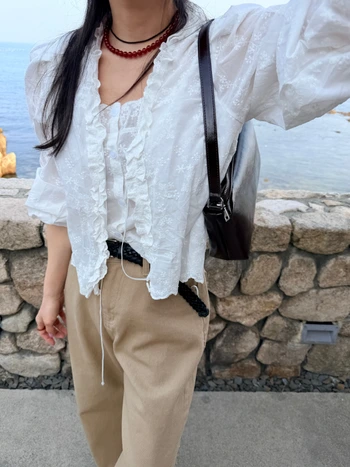 루인 레이스 펀칭 퍼프 블라우스 2