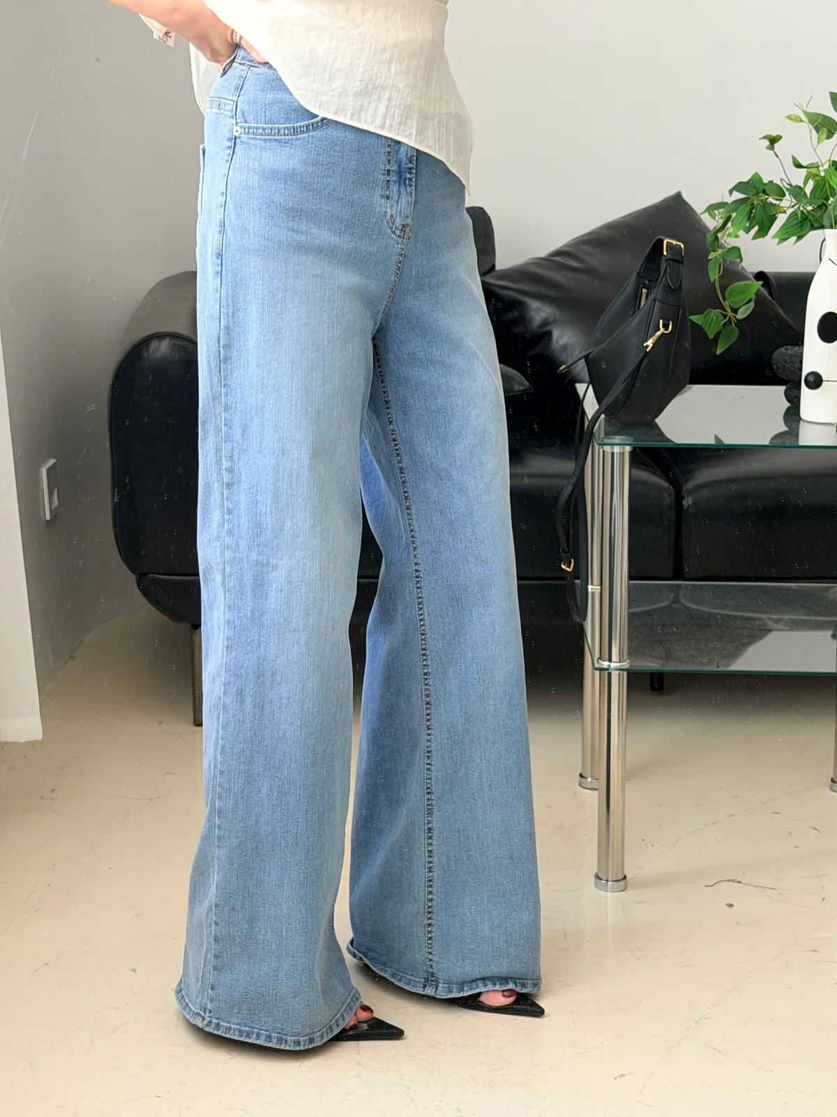 베른 와이드 스판 부츠컷 롱 데님팬츠 상세 이미지 1