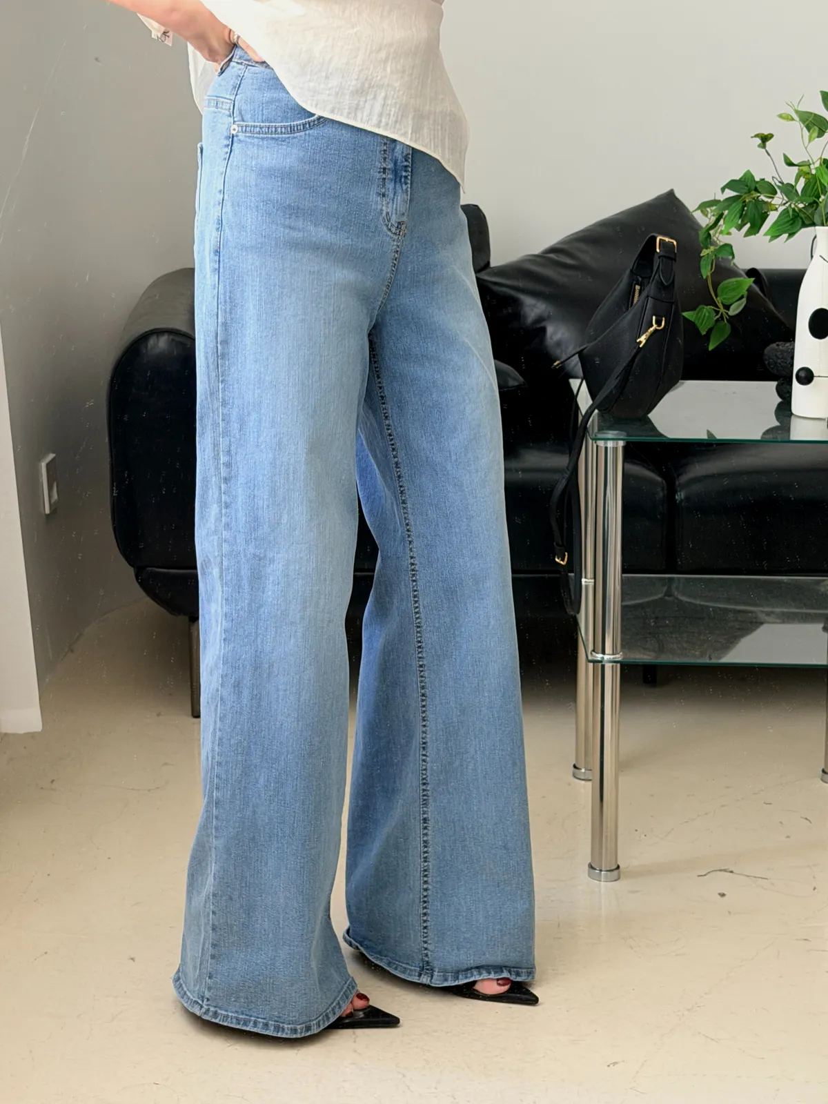 베른 와이드 스판 부츠컷 롱 데님팬츠 상세 이미지 3
