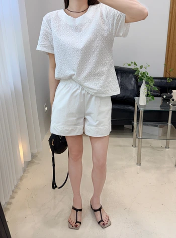 자수 포인트 반팔 블라우스 2