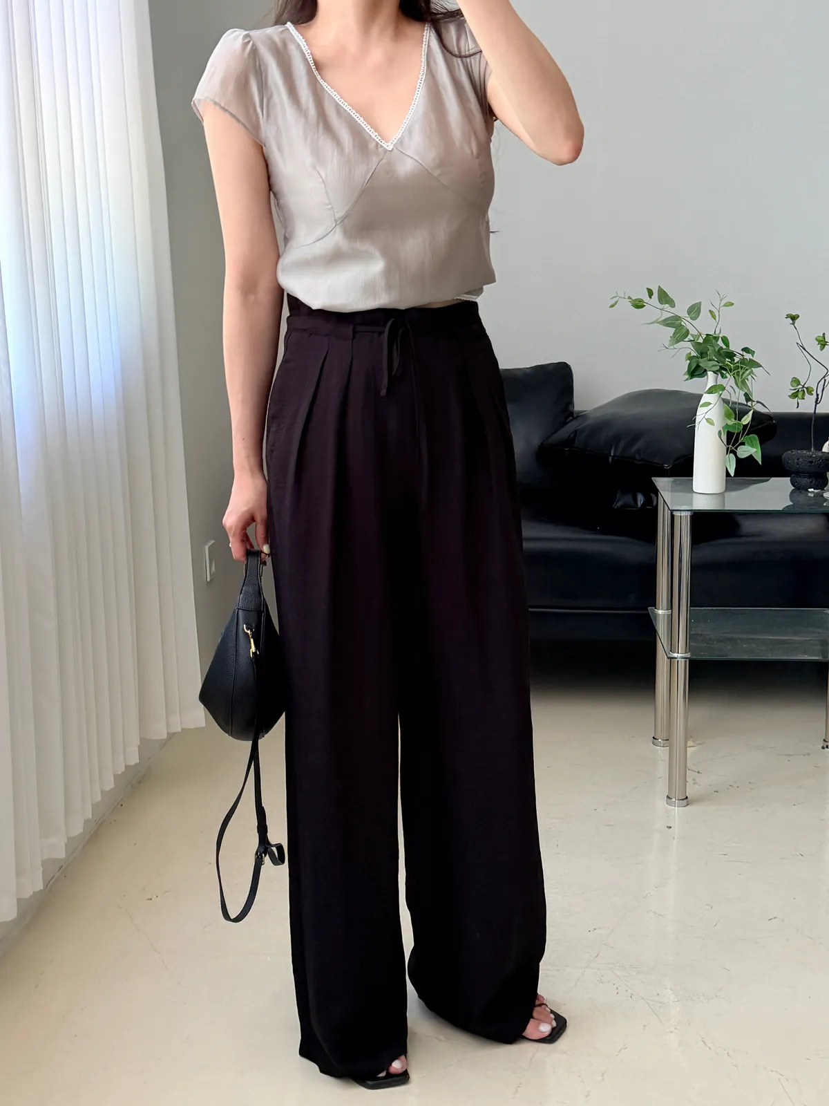 레이스 브이넥 블라우스 상세 이미지 10