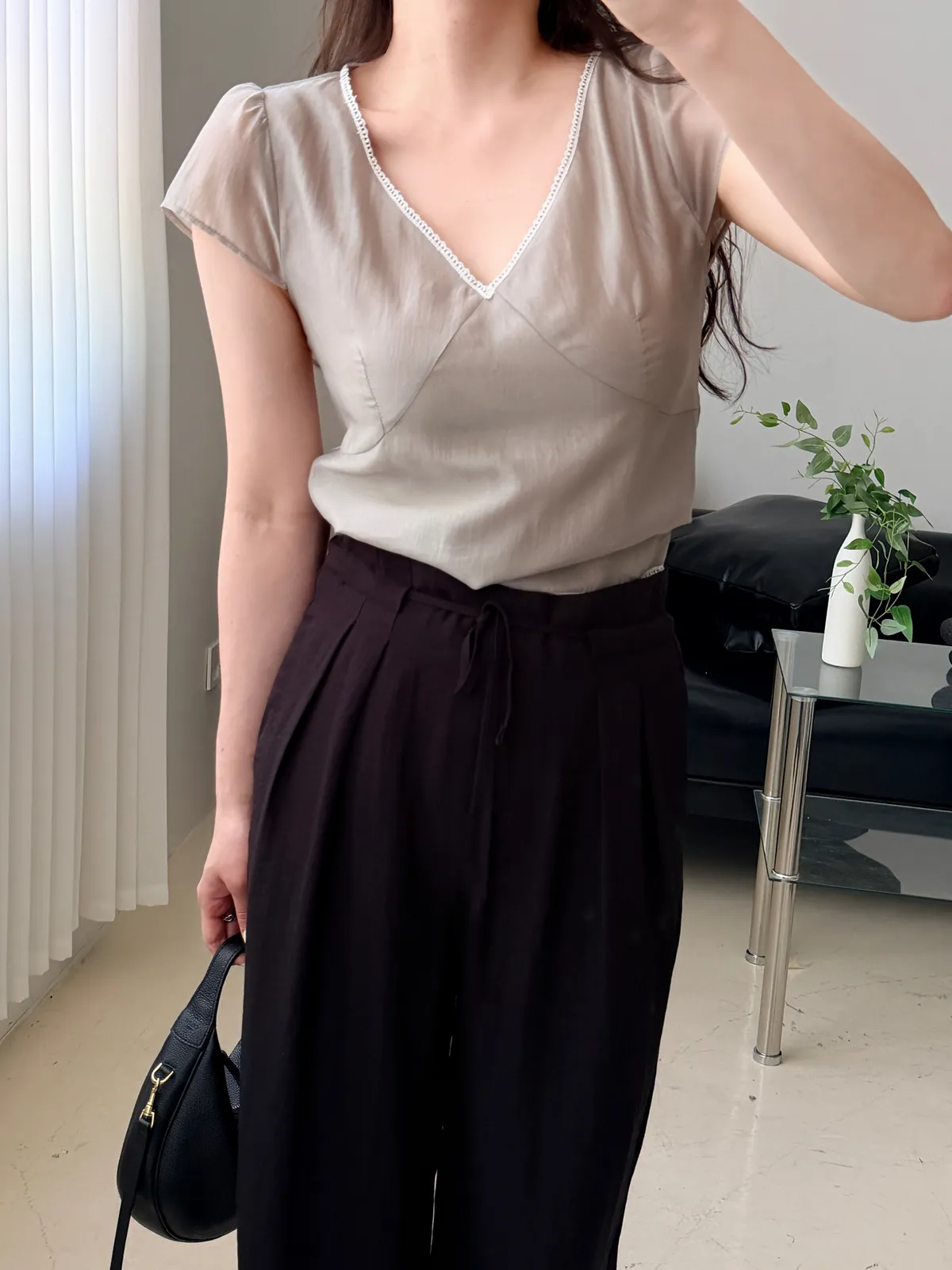 레이스 브이넥 블라우스 상세 이미지 11