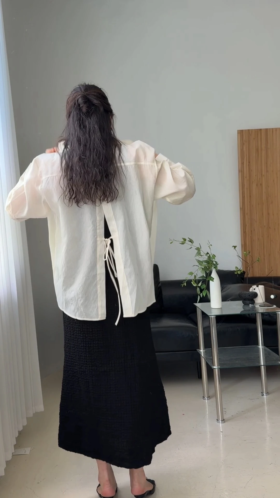 고앤 뒷 트임 리본 셔츠 상세 이미지 25