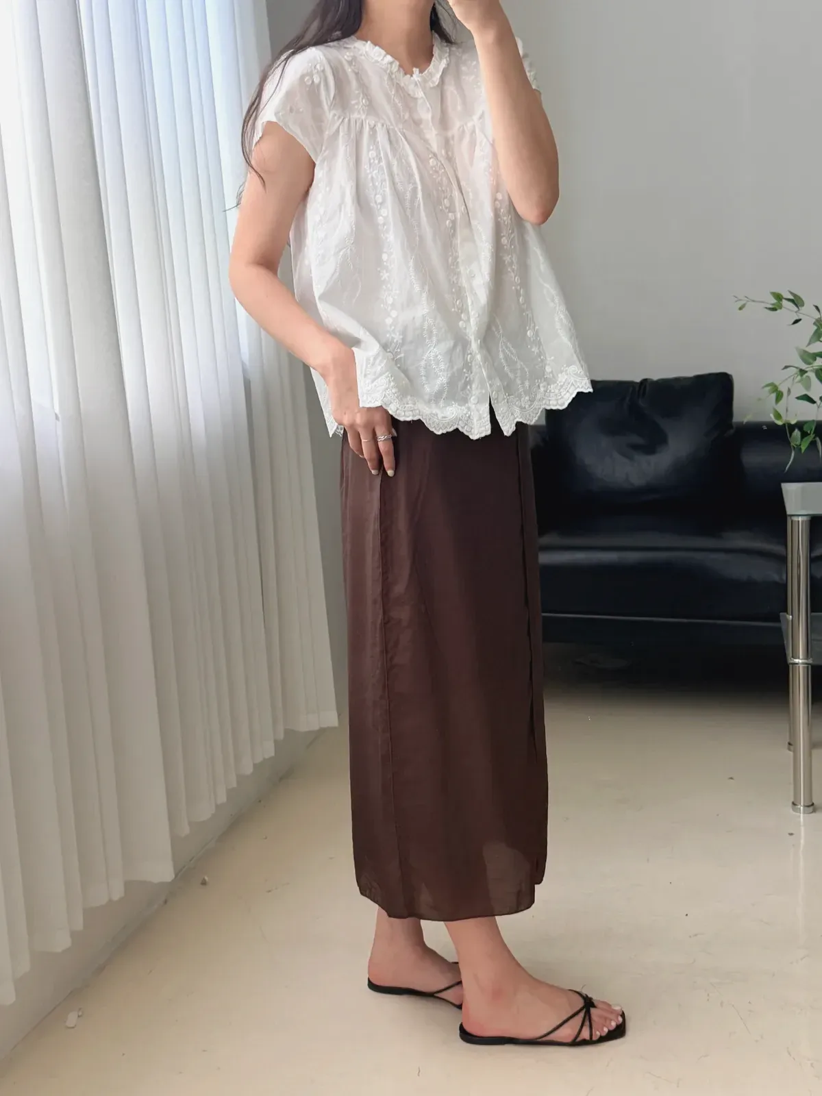 자수 펀칭 블라우스  상세 이미지 5