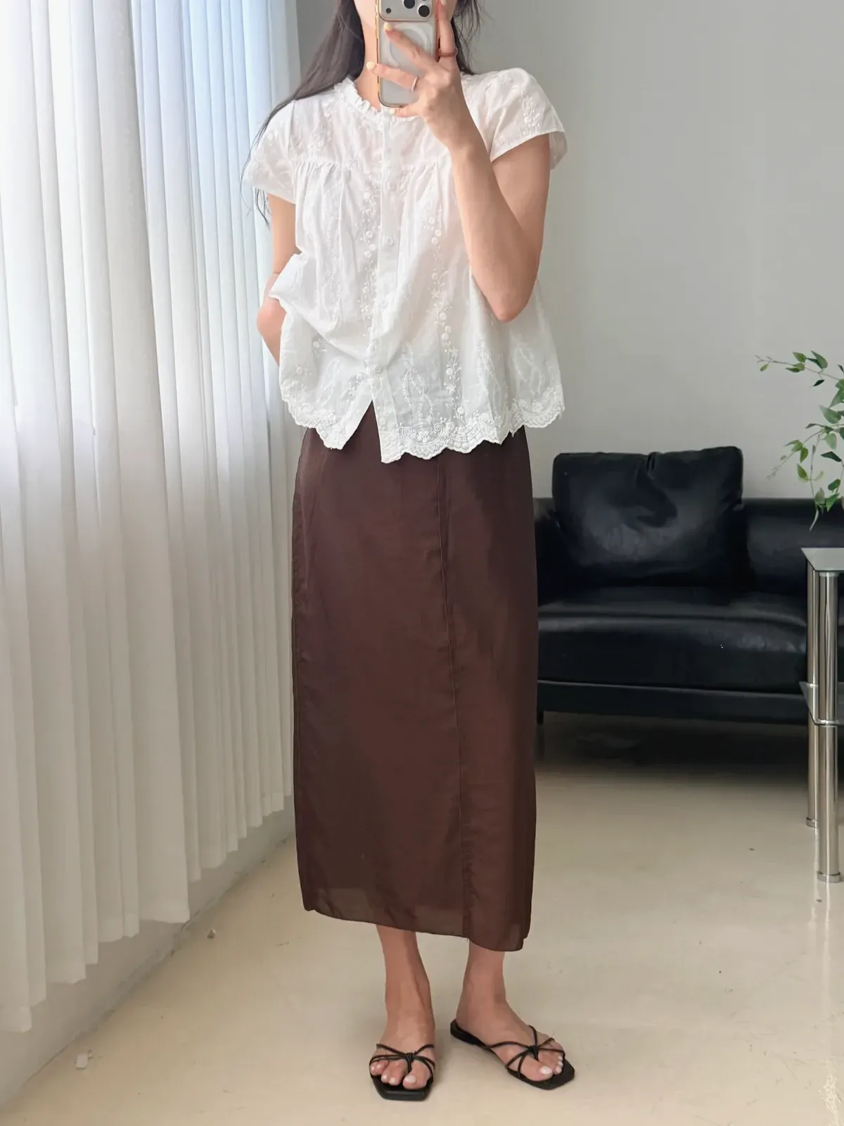 자수 펀칭 블라우스  상세 이미지 4