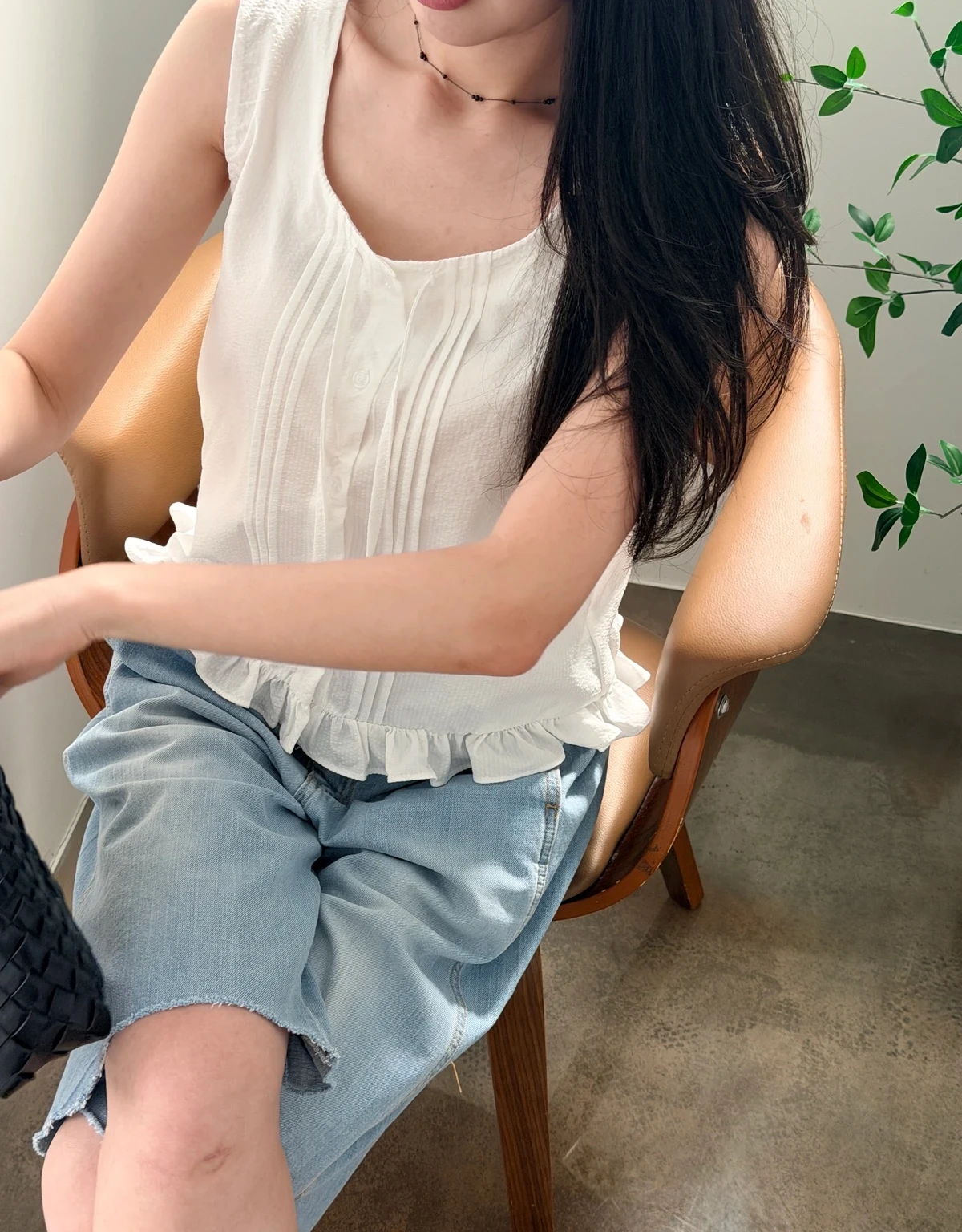 기획 핀턱 나시 프릴 블라우스 상세 이미지 35
