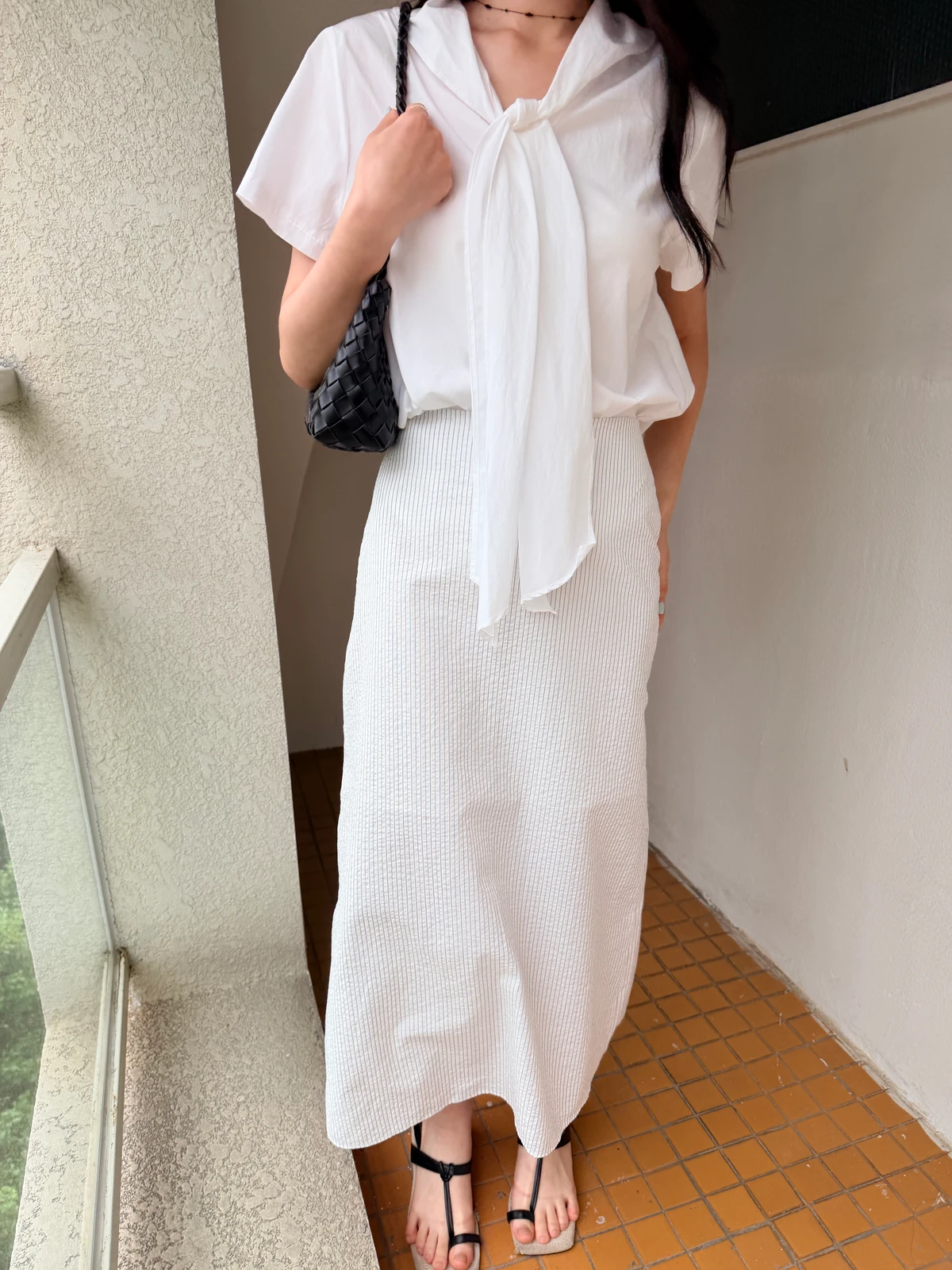 스카프 브이넥 바스락 블라우스 상세 이미지 19