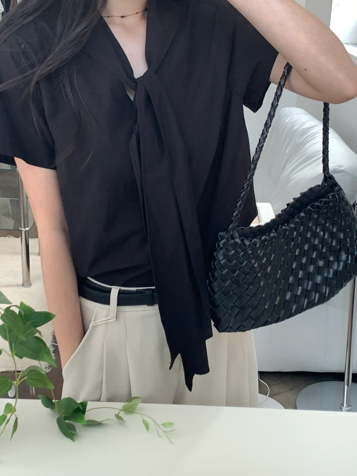 스카프 브이넥 바스락 블라우스 상세 이미지 20