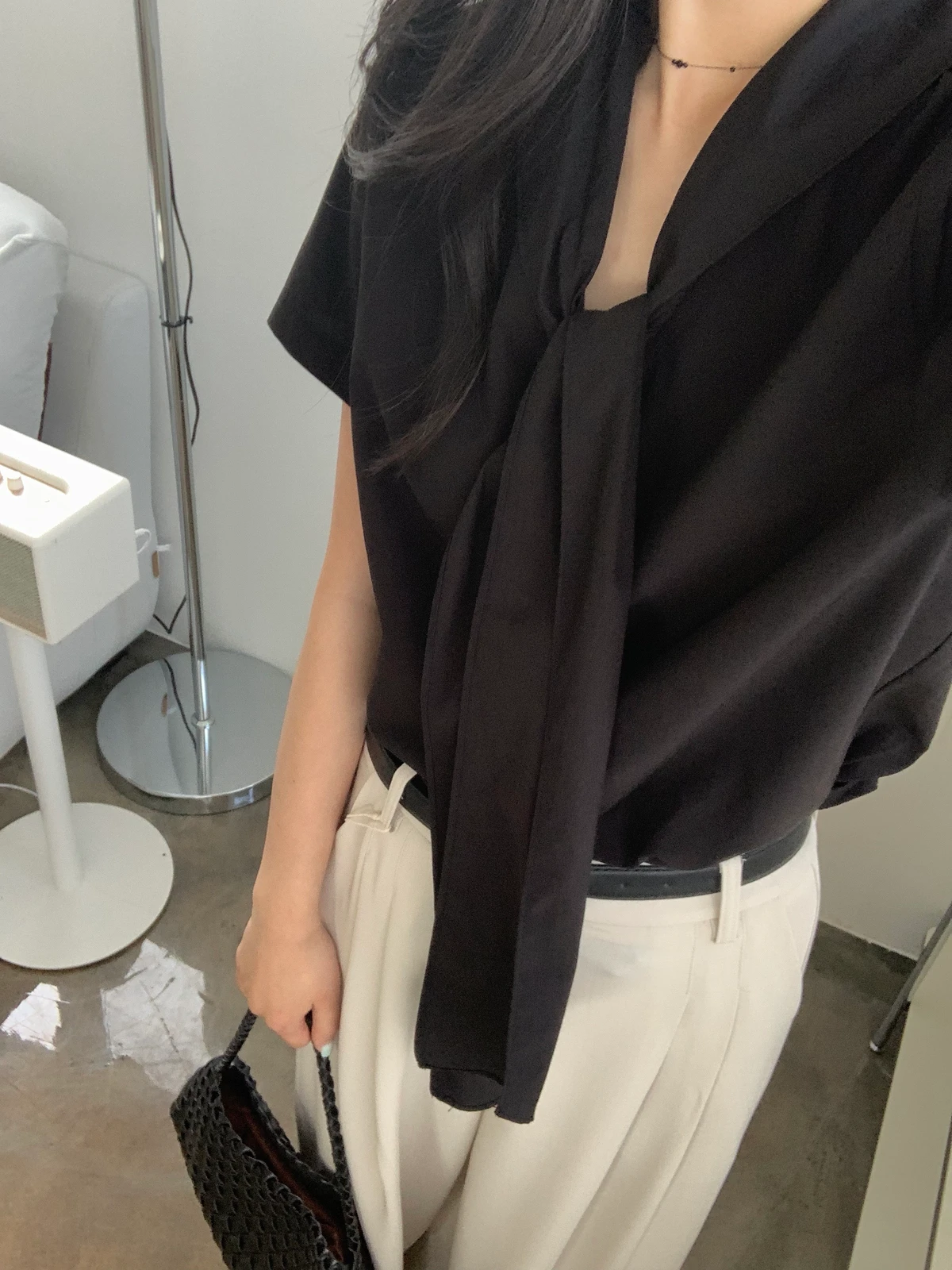 스카프 브이넥 바스락 블라우스 상세 이미지 21