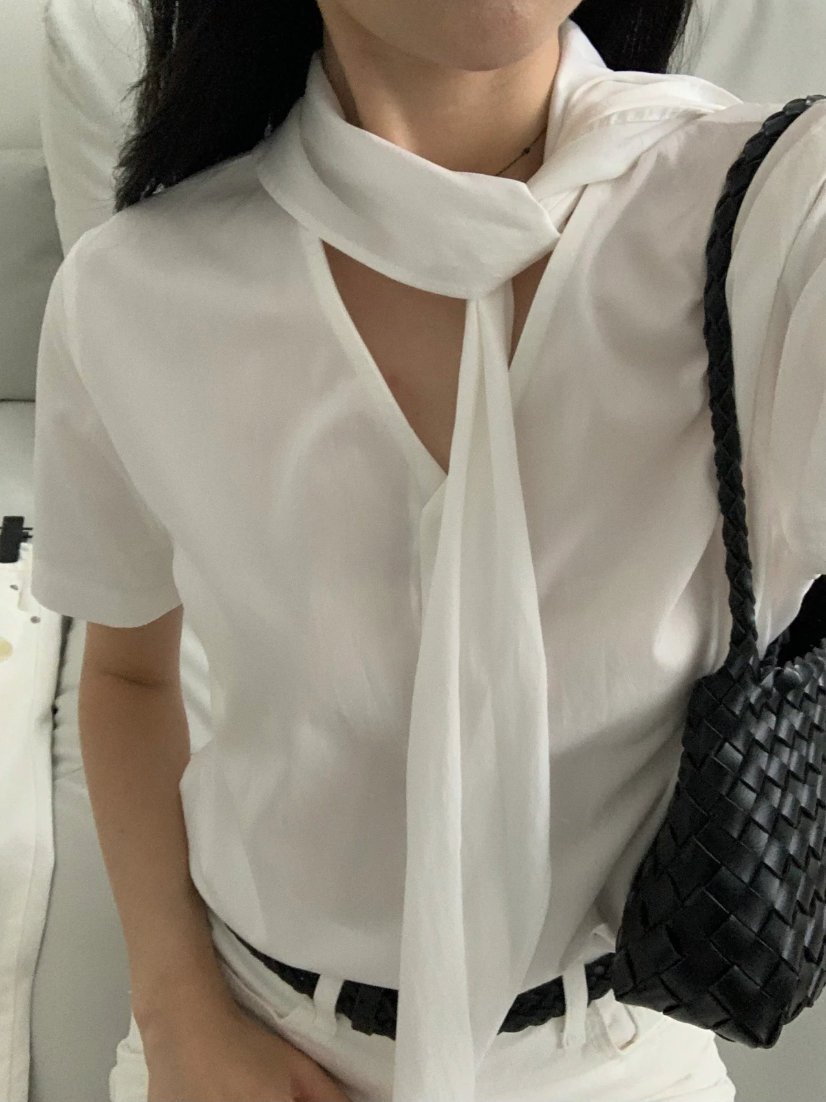 스카프 브이넥 바스락 블라우스 상세 이미지 31