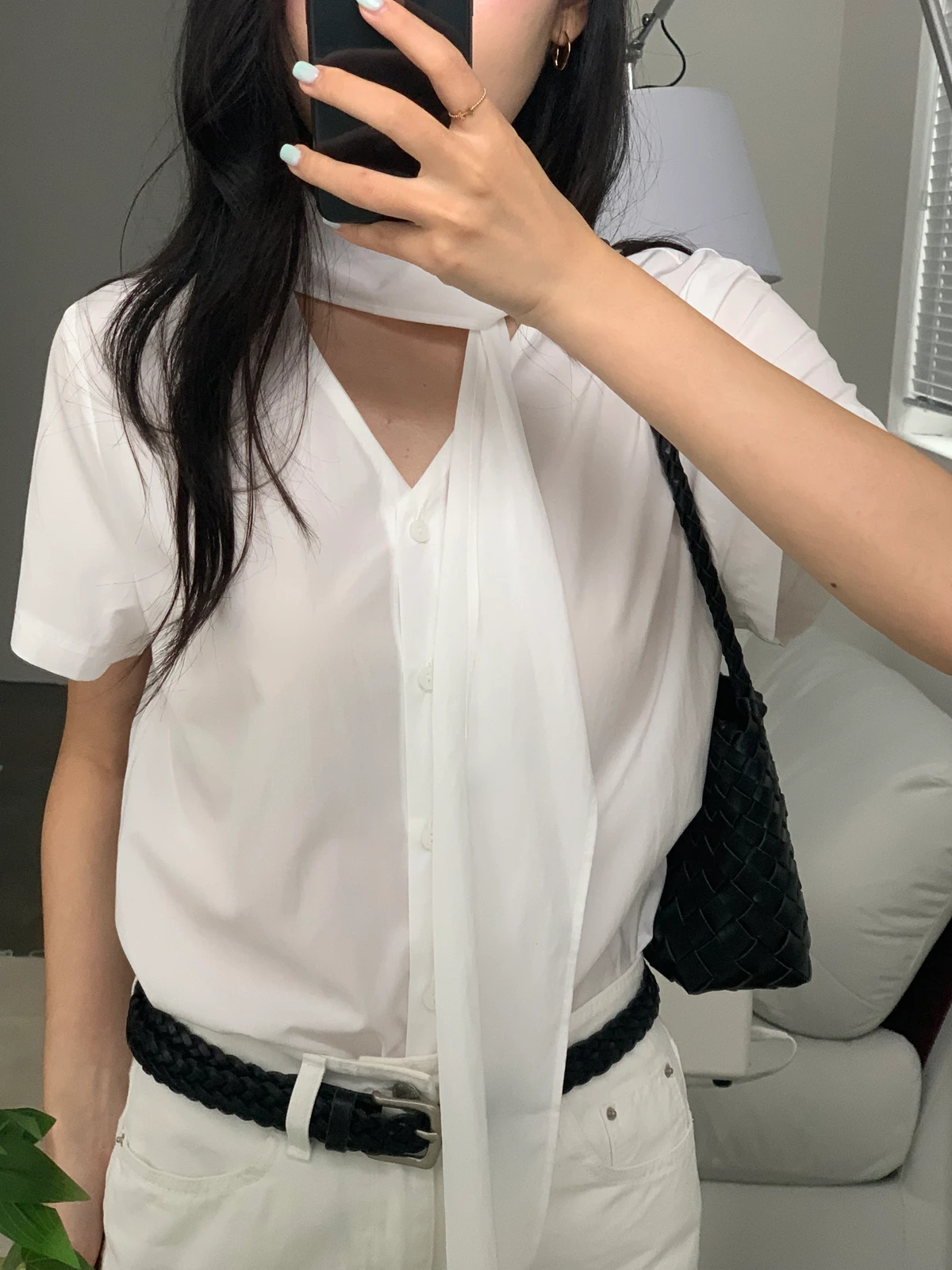 스카프 브이넥 바스락 블라우스 상세 이미지 33