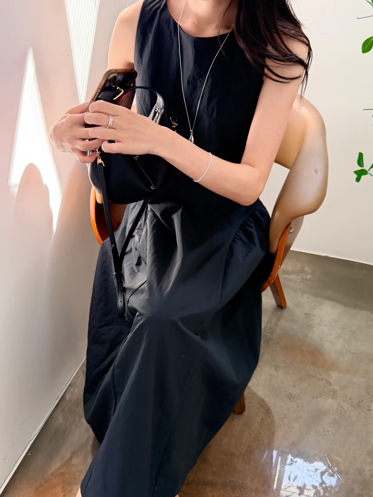 바스락 볼륨 슬리브리스 원피스  상세 이미지 28
