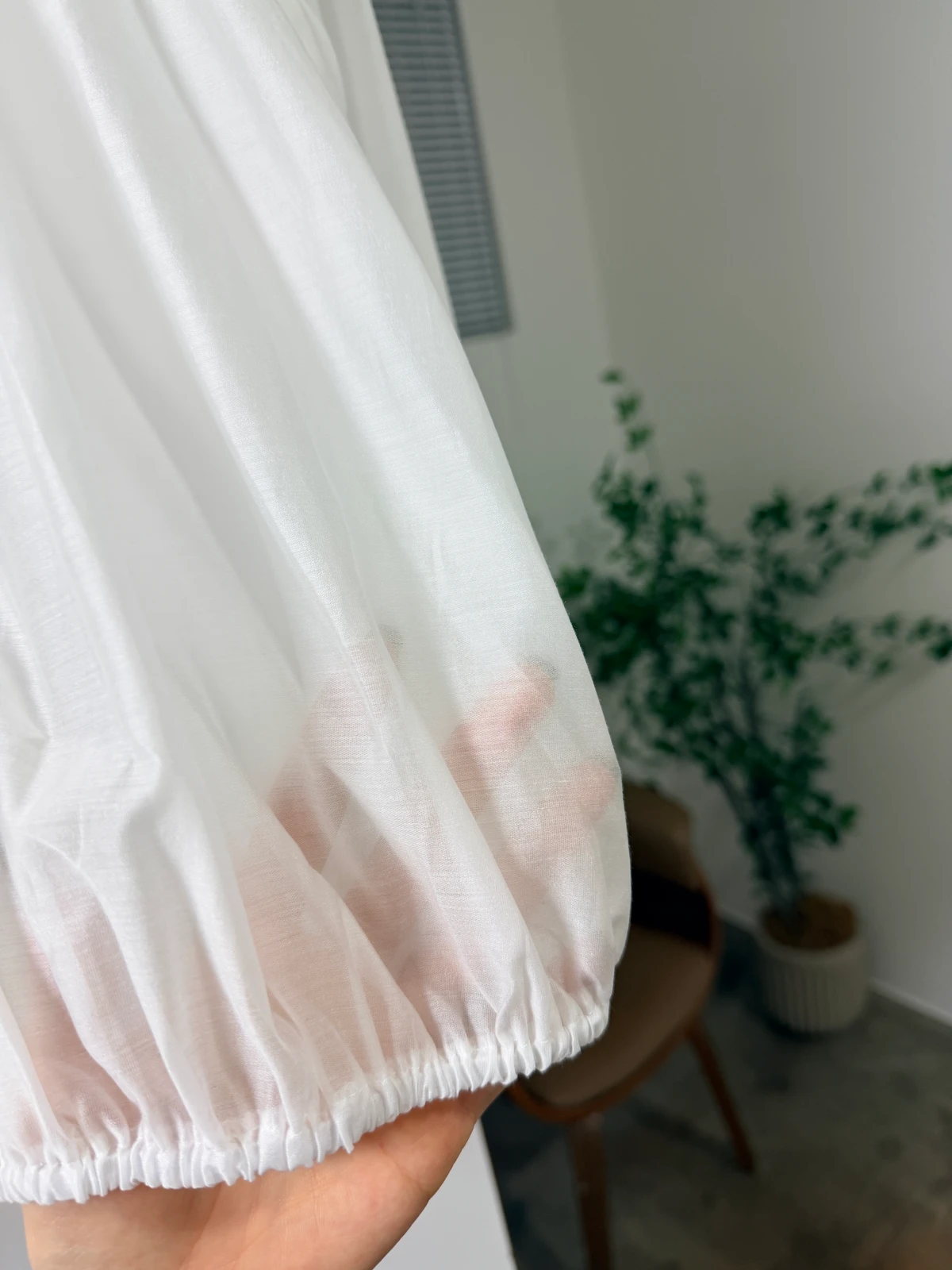 시스루 셔링 블라우스 점퍼  상세 이미지 48
