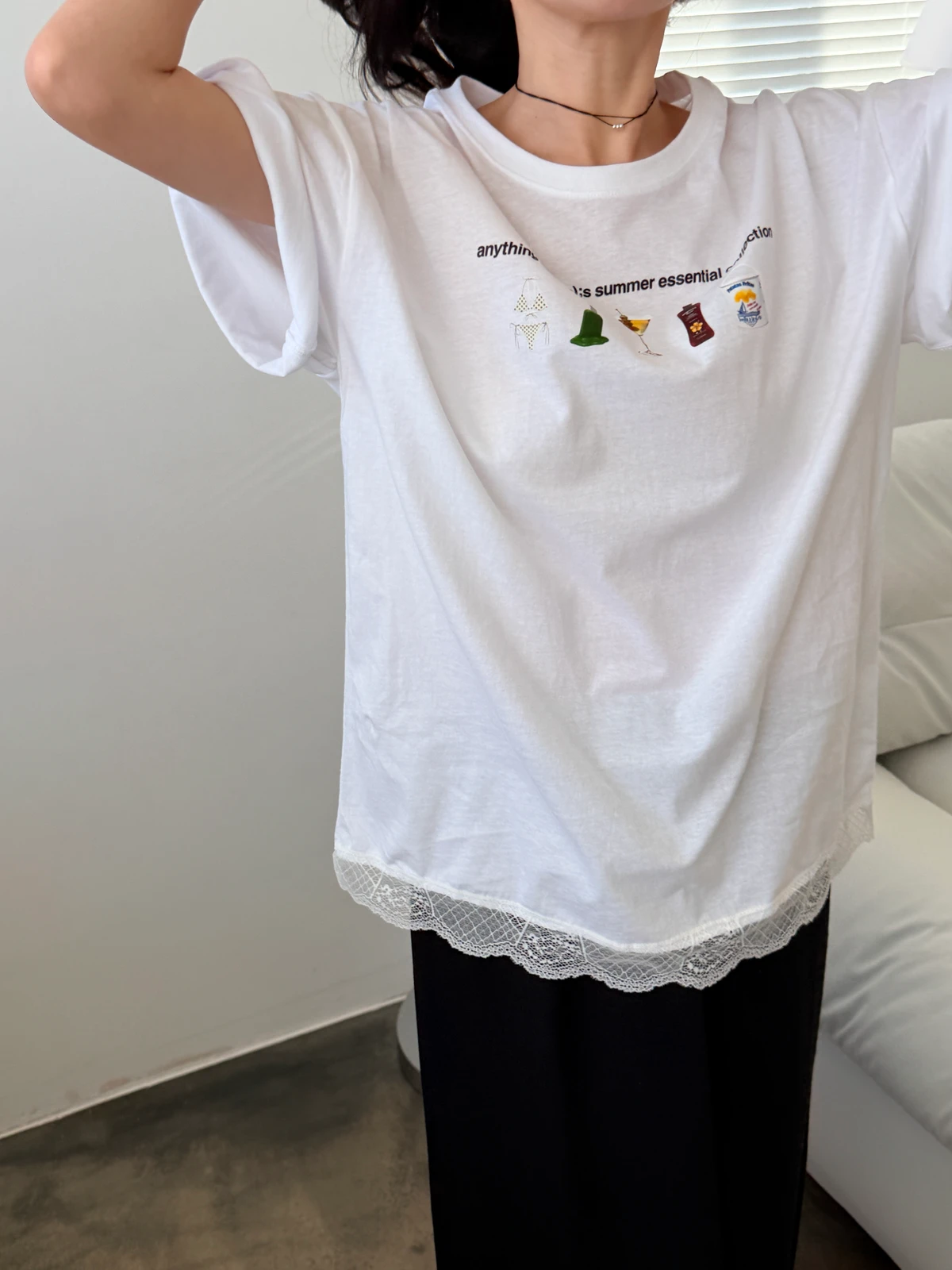 오버핏 밑단 레이스 프린팅 티셔츠 상세 이미지 21
