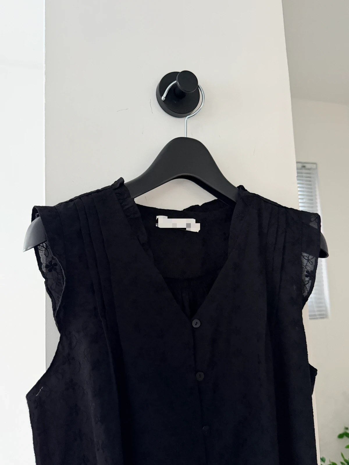오브 프릴 밴딩 나시 블라우스 상세 이미지 54