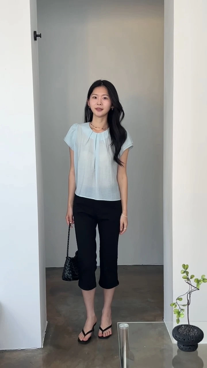 퍼프 이중 소매  뒷트임 블라우스  상세 이미지 4