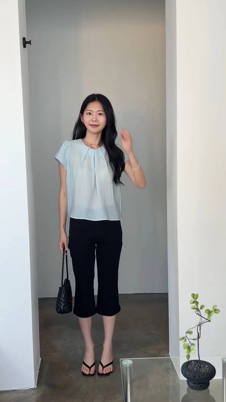 퍼프 이중 소매  뒷트임 블라우스  상세 이미지 5