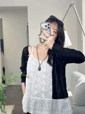 자수 레이스 나시 블라우스
