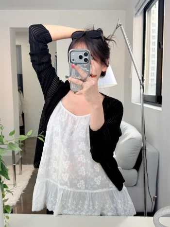 자수 레이스 나시 블라우스 2