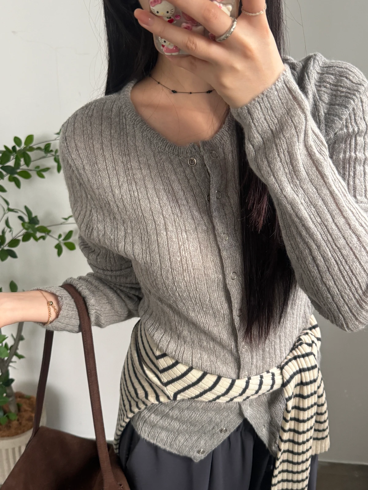 모헤어 스냅 가디건 상세 이미지 3
