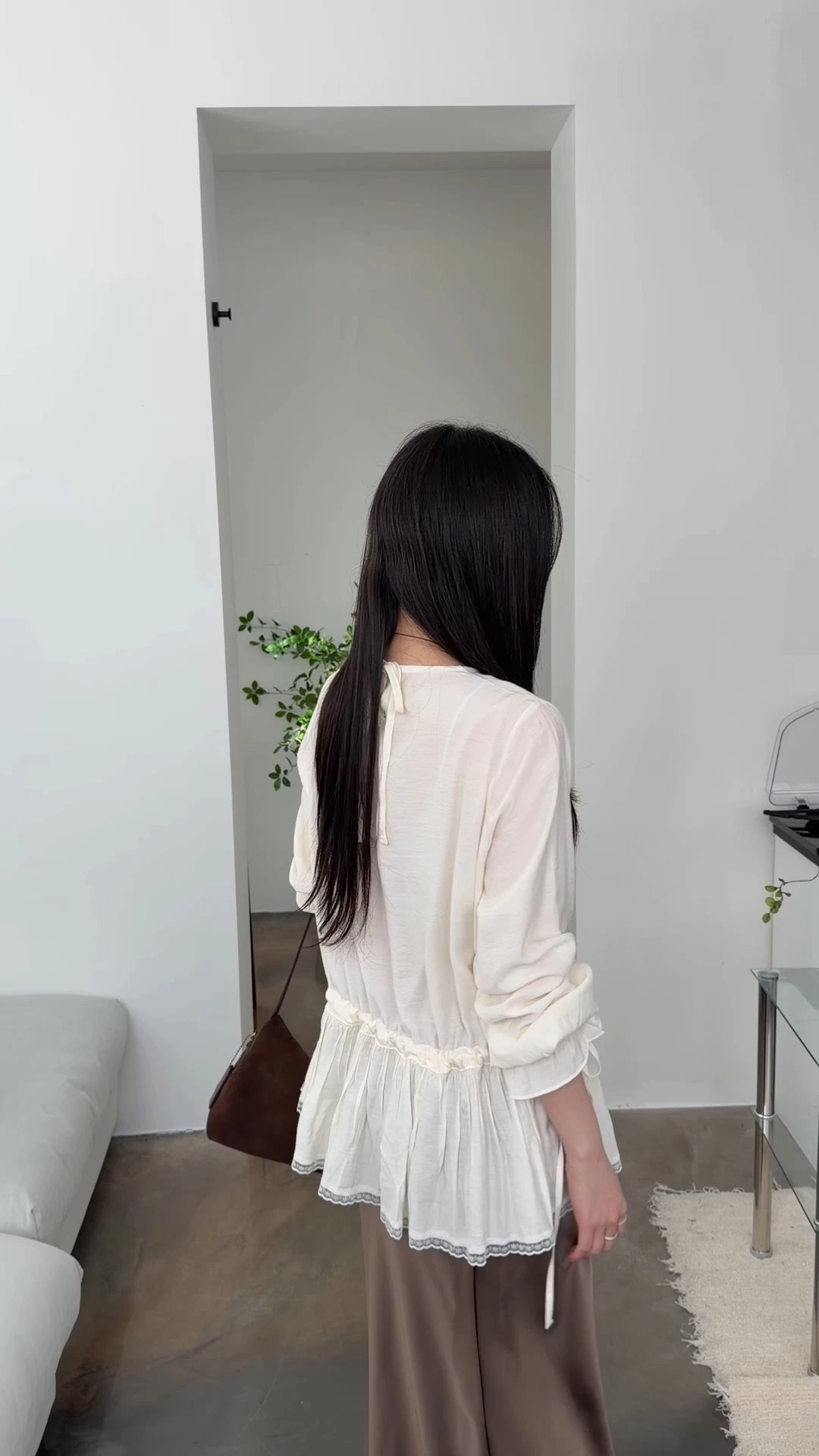 민 프릴 레이스 셔링블라우스 상세 이미지 11
