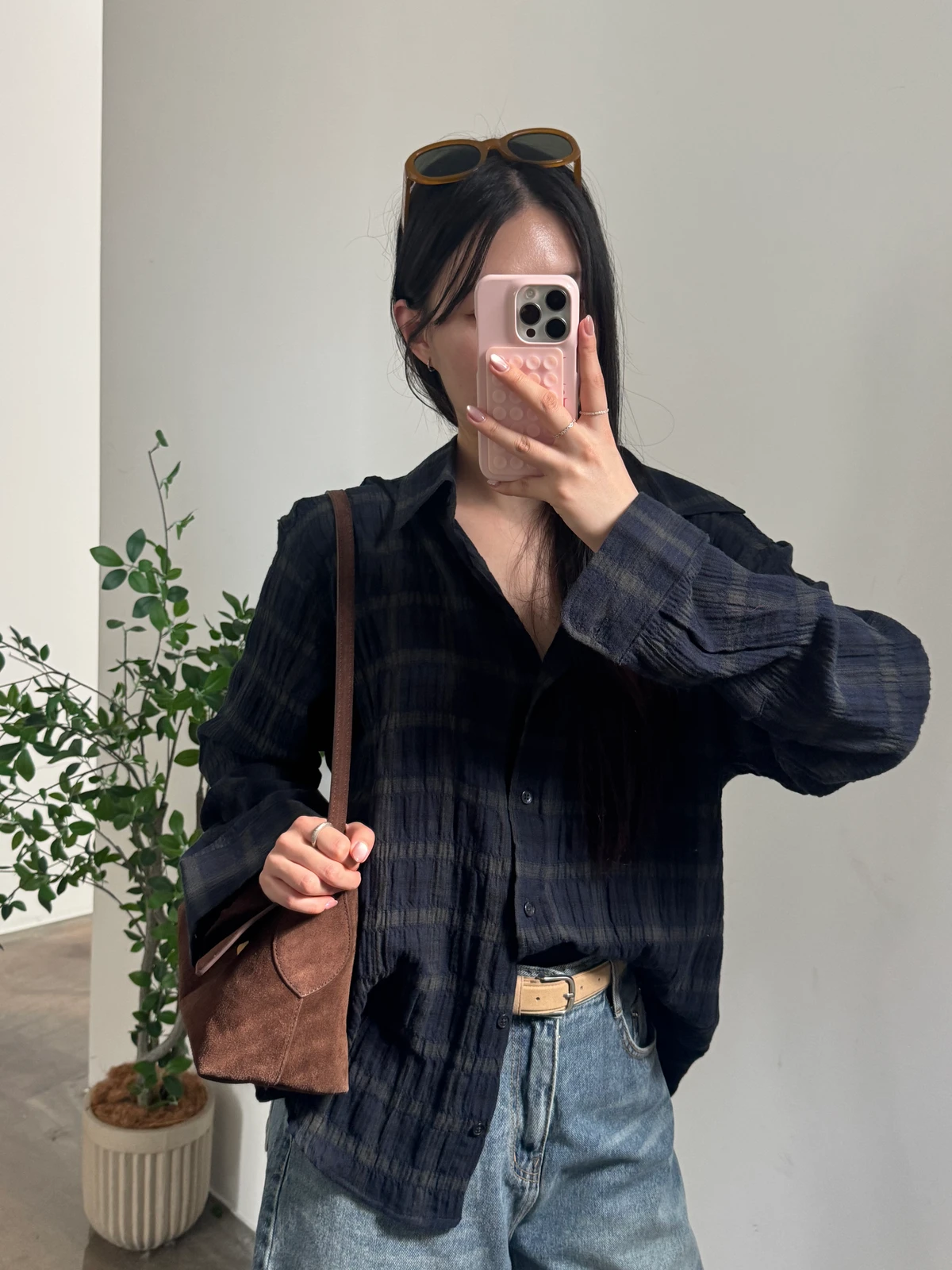 어스 체크 루즈핏 셔츠 상세 이미지 24
