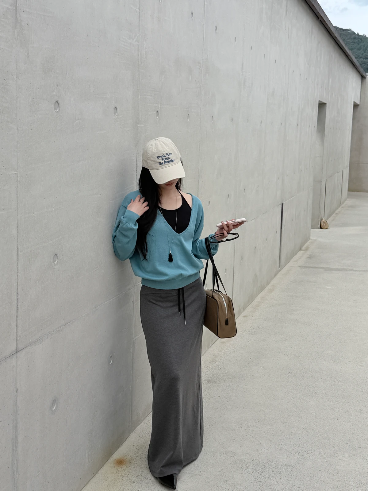 로라 소프트 딥 브이넥니트 상세 이미지 32