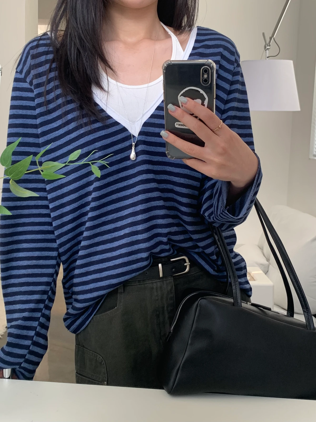 데일 딥브이 단가라 루즈핏 티셔츠 상세 이미지 15