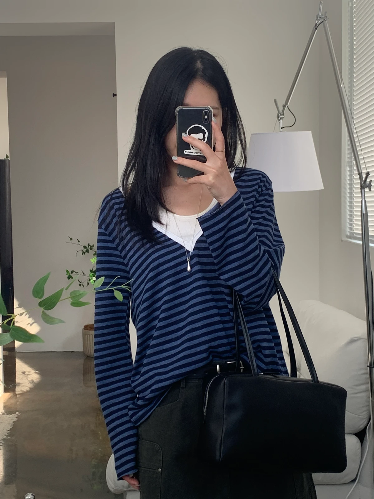 데일 딥브이 단가라 루즈핏 티셔츠 상세 이미지 16